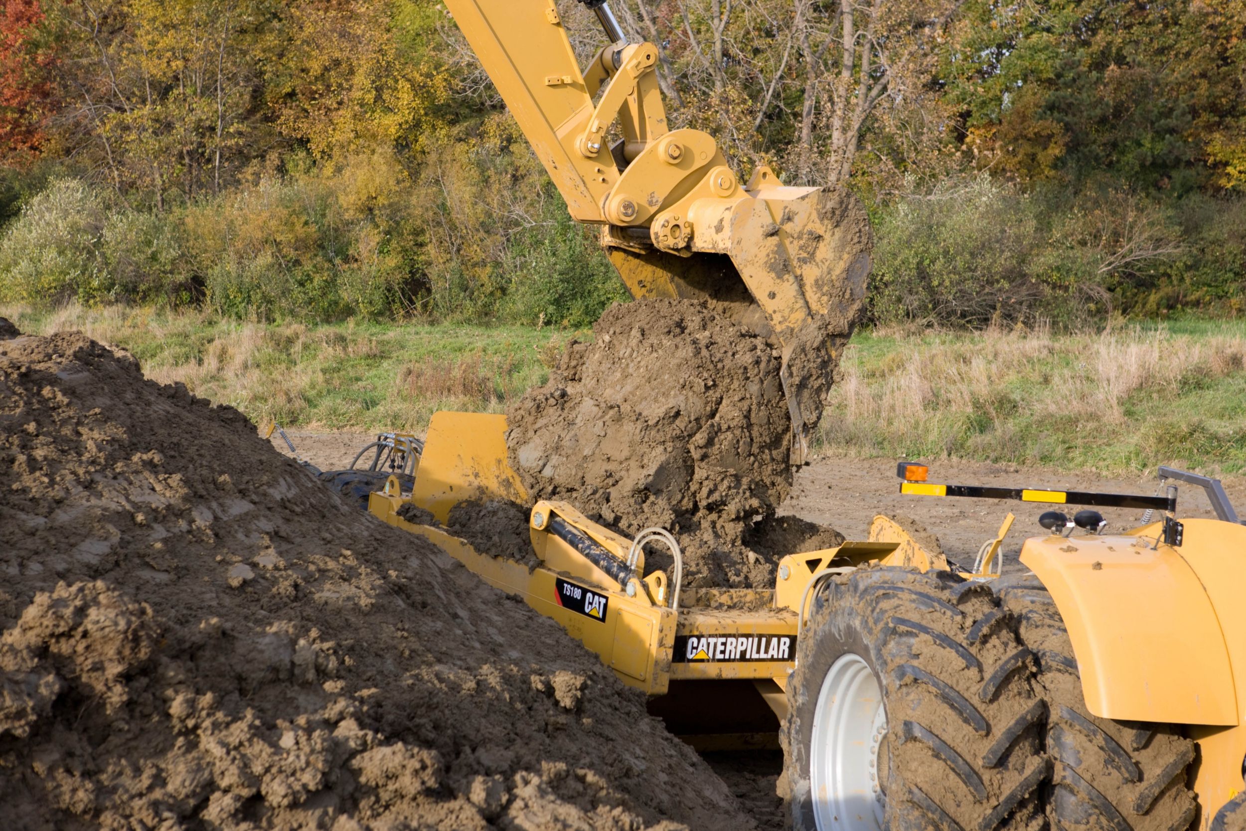 Heavy Duty Bucket 1950 mm (77 in): 518-9324 - Image 3