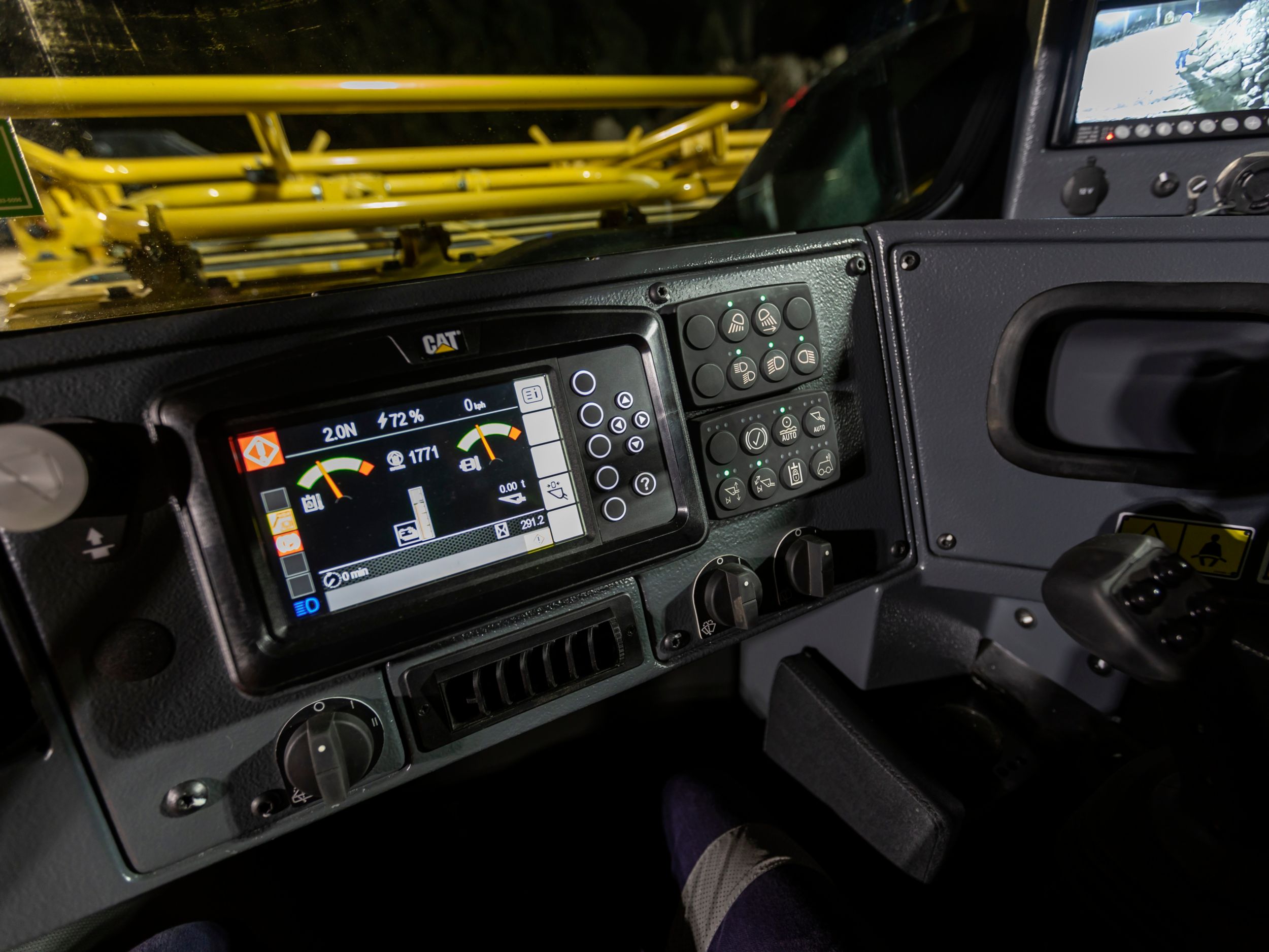 R1700 XE (Battery-Electric) - Image 8