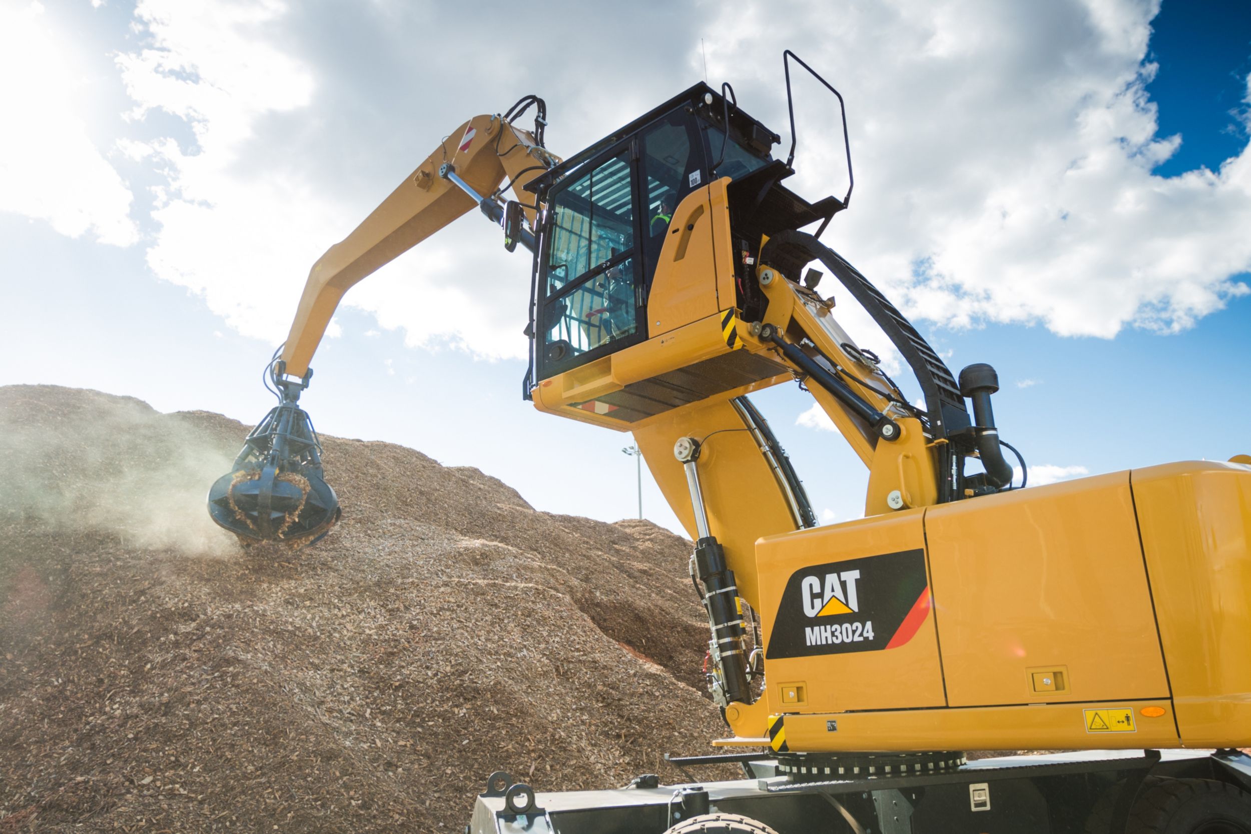 GSV520 5-Tine, 600-Liter Orange Peel Grapple - Image 3